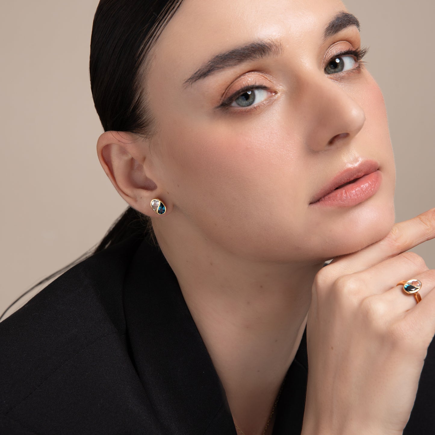 Puzzle: London Blue and White Topaz Special Cut Bezel Set Ring in 18K Yellow Gold