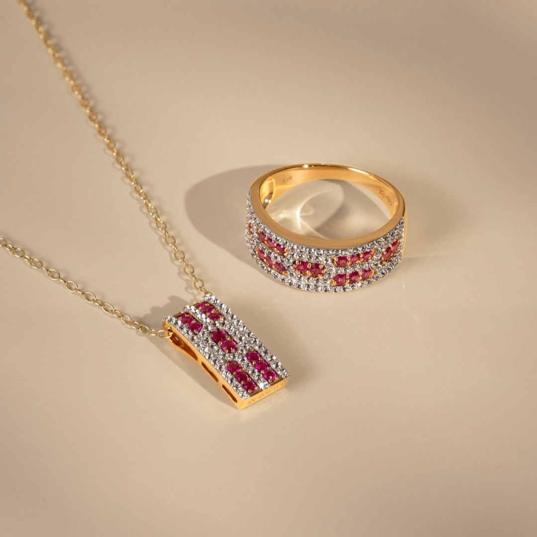 Novalty: Ruby Round Cut and White Topaz Band Ring in 18K Yellow Gold